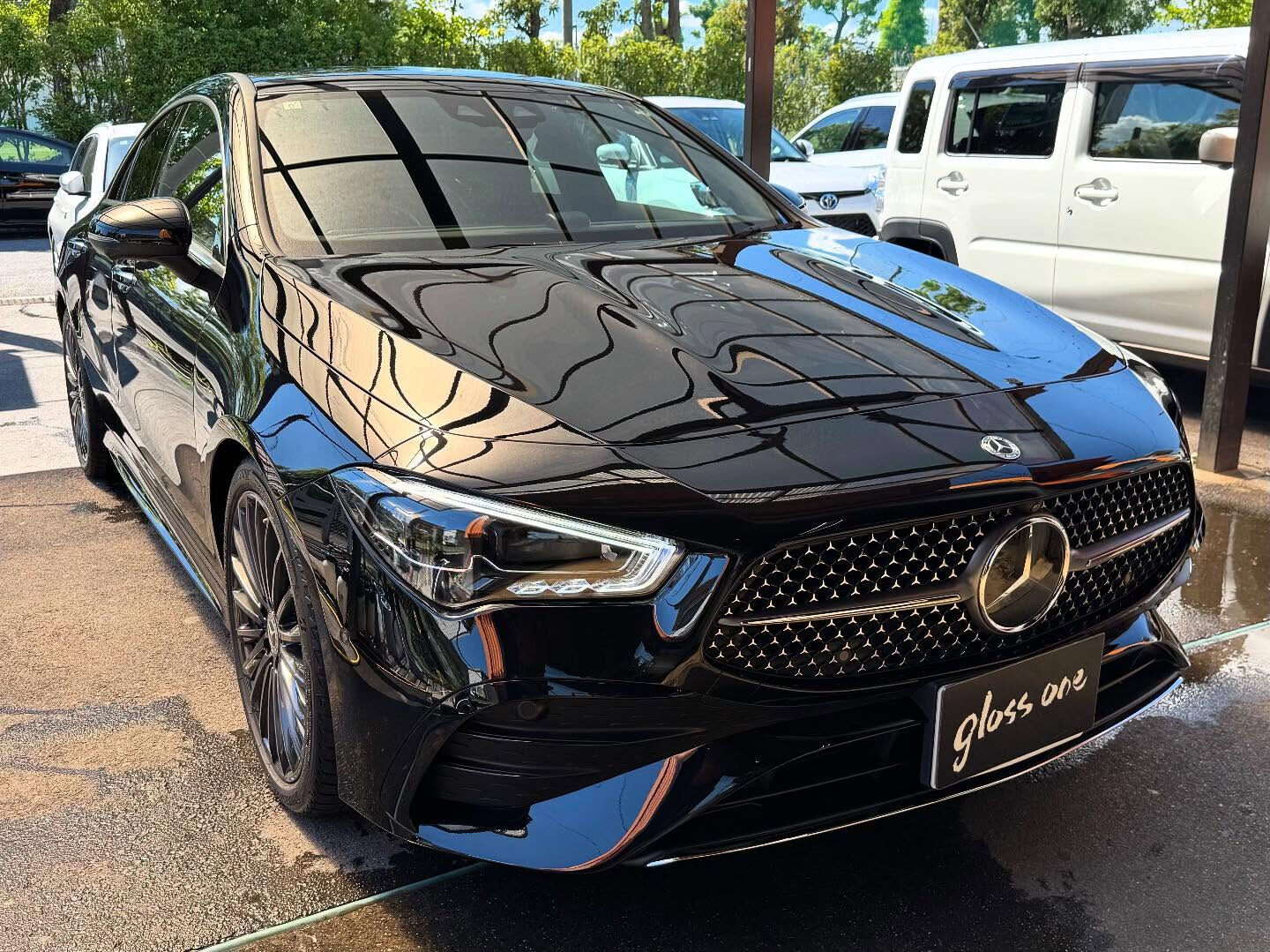 ベンツ CLA200dのボディーにガラスコーティング「LUX