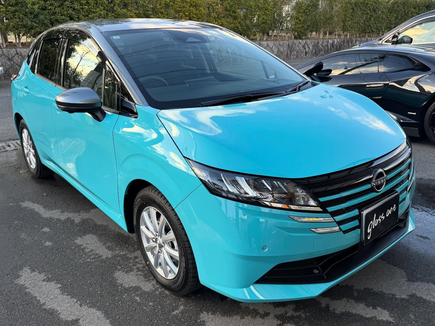 日産ノートのボディーガラスコーティングを施工いたしました