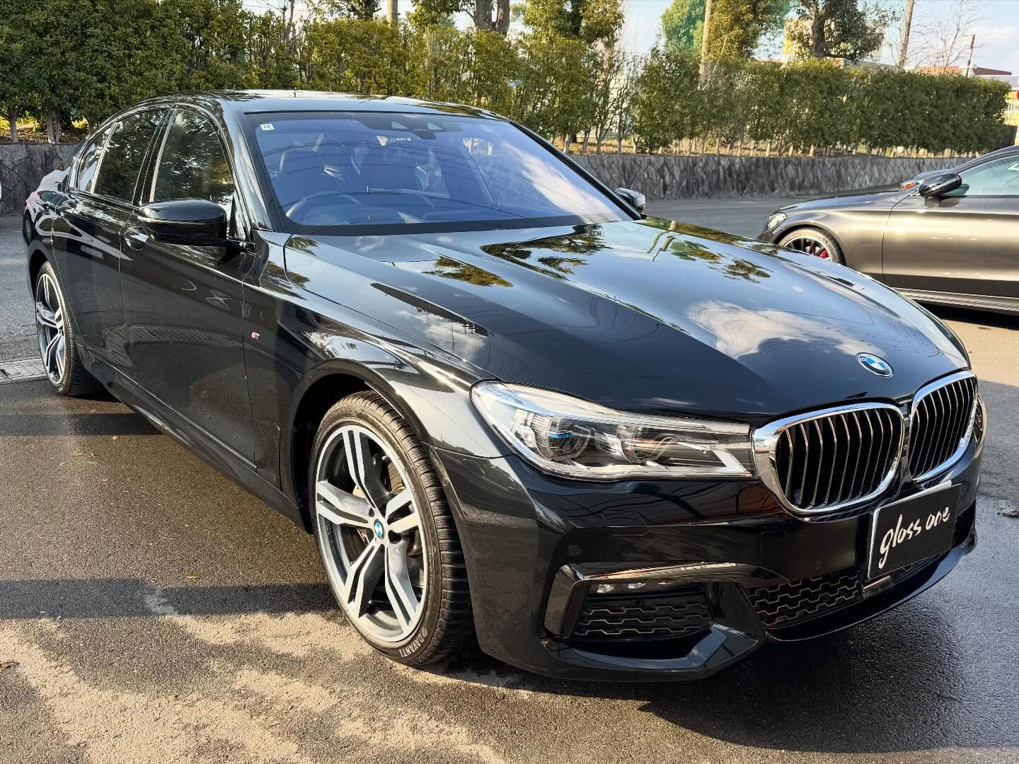 BMW 740dのボディーにガラスコーティングを施しました