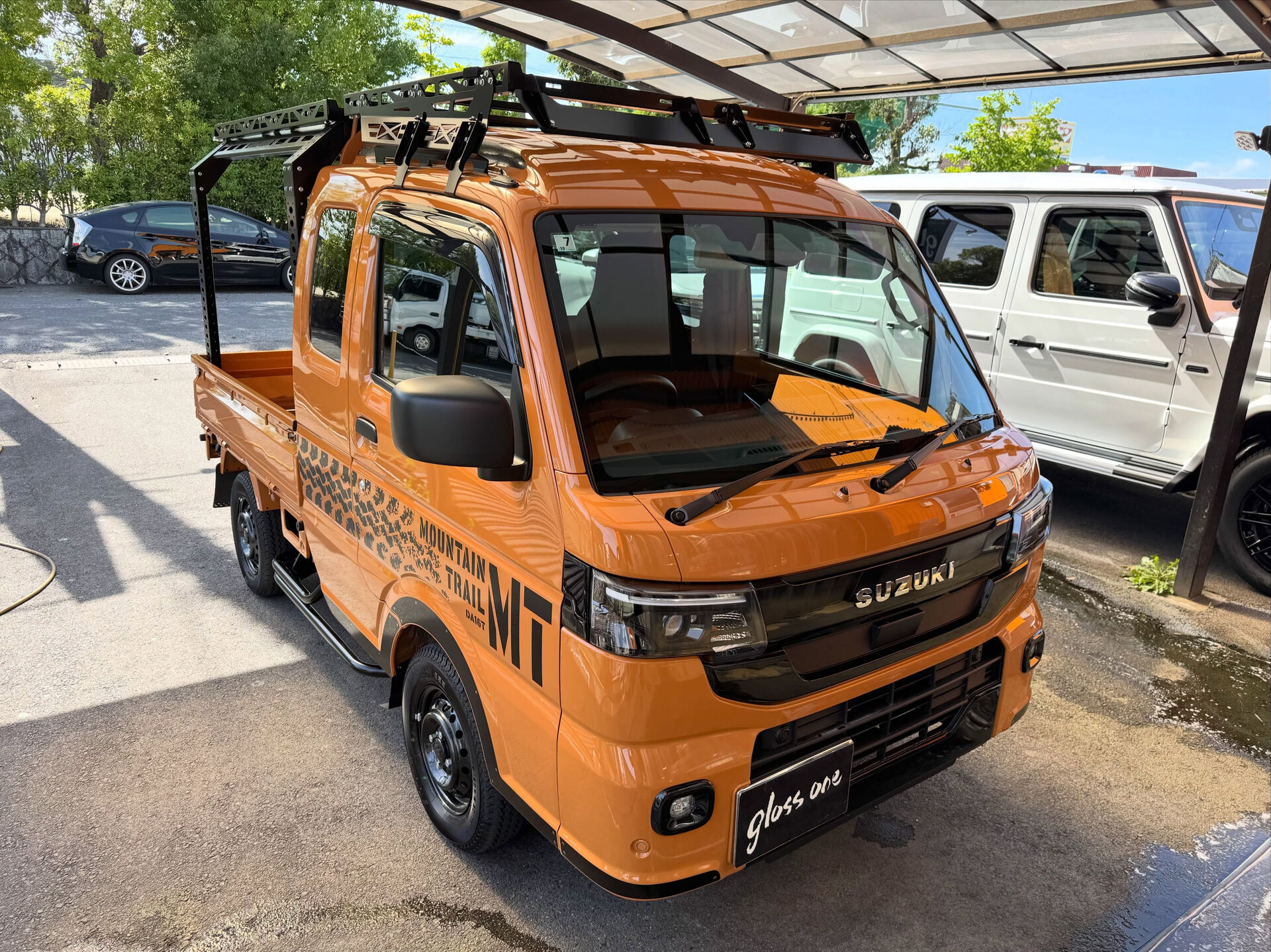 スズキキャリーのボディーを美しい輝きに整えました