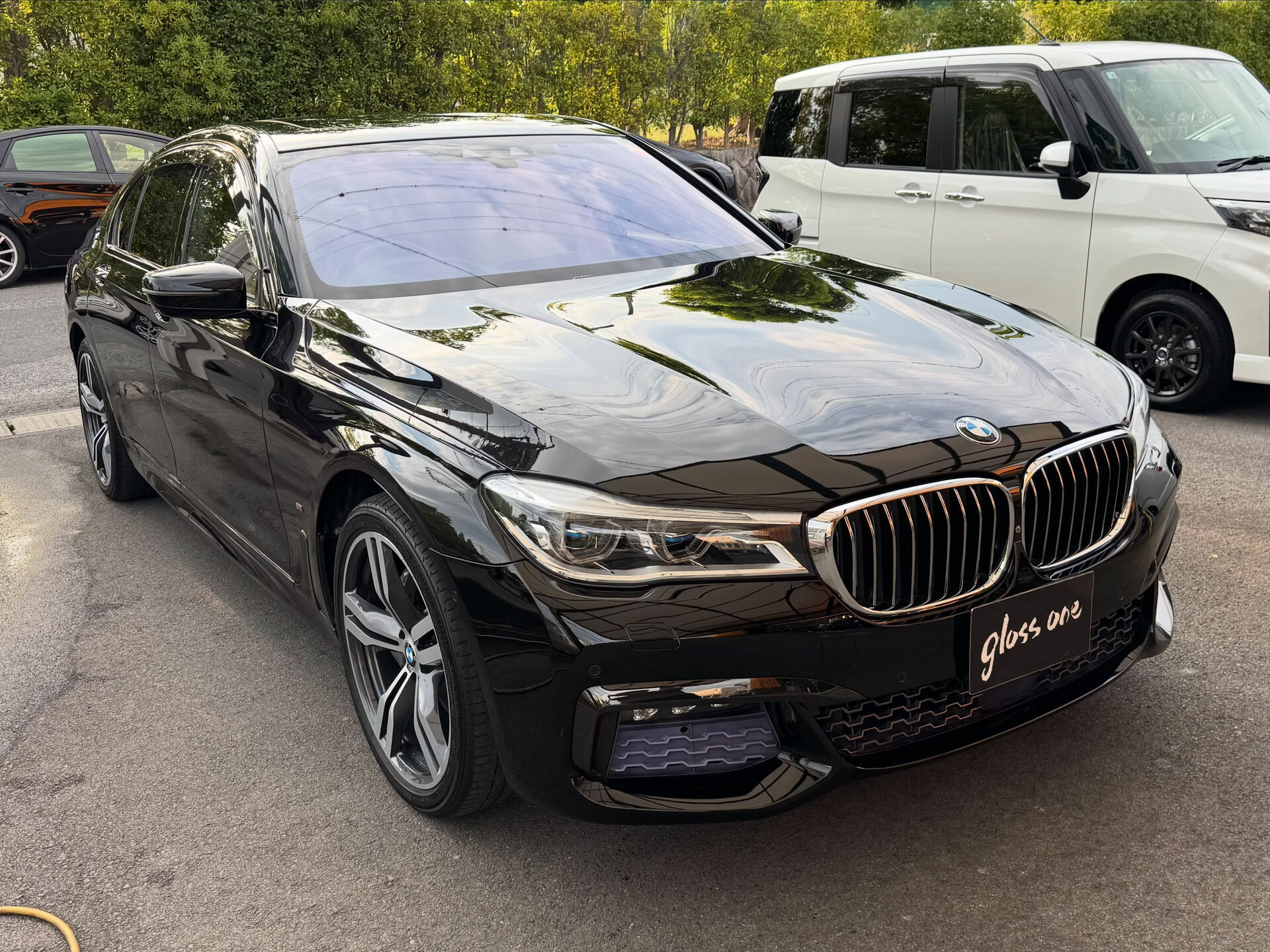 BMW 740eにガラスコーティングを施しました